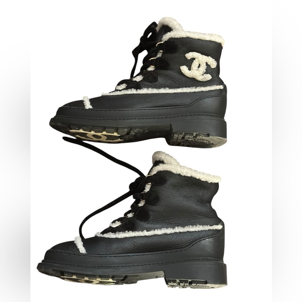CHANEL Black Calfskin & White Shearling-Trim Lace-Up Sherpa Lined Combat Boots - Picture 5 of 15